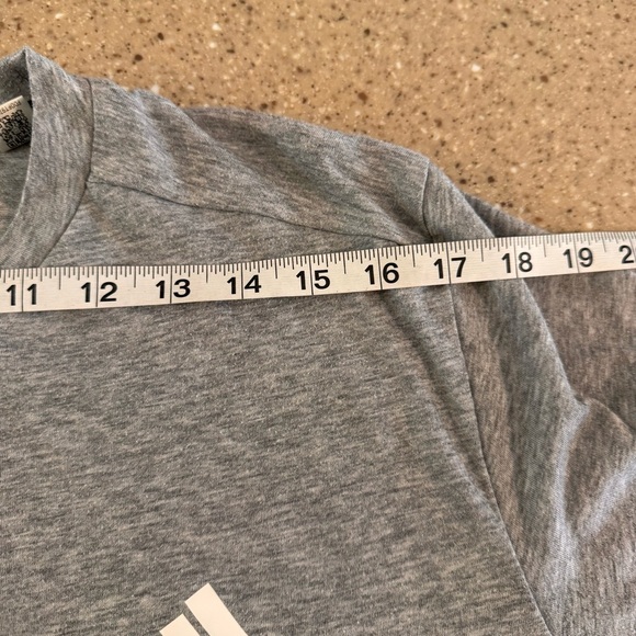 Adidas Gray T-Shirt XL aeroready - Picture 7 of 7